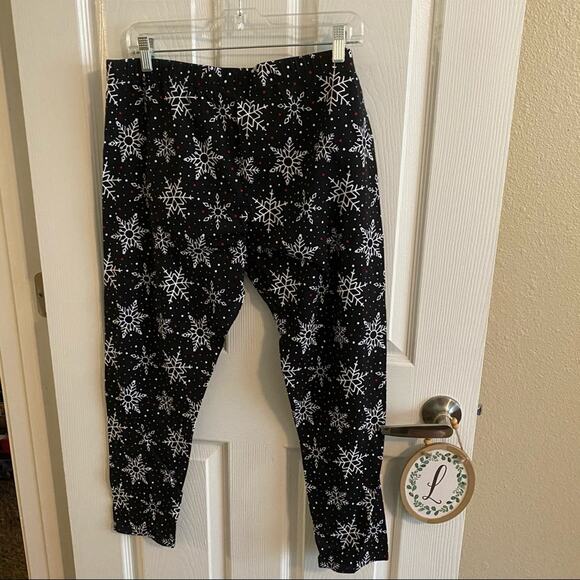No Boundaries Winter Snowflake Cropped Leggings Juniors Plus Size 21 / XXXL - Picture 6 of 6